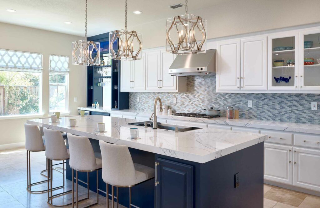raashi-design-walnut-creek-ca-creating-spaces-that-balance-beauty-and-function-elegant-contemporary-kitchen-interior-design