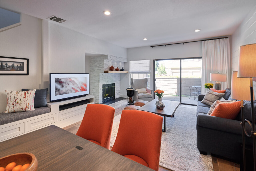 raashi-design-san-ramon-ca-factors-of-interior-design-investment-open-concept-bold-accent-colors-built-in-bench-living-room-feng-shui